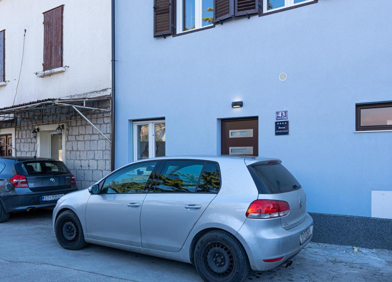 Apartmán Su Casa - At Kastela Oldtown Exteriér fotografie