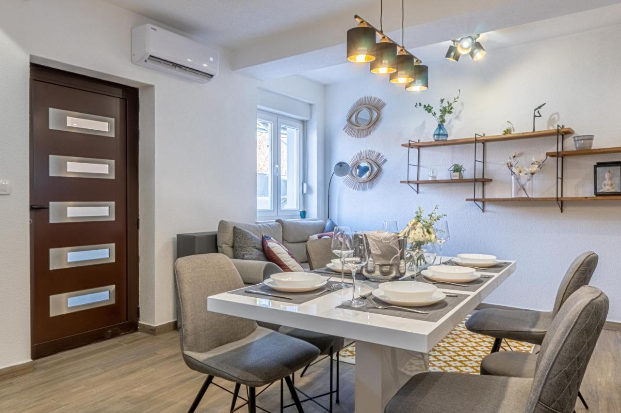 Apartmán Su Casa - At Kastela Oldtown Exteriér fotografie