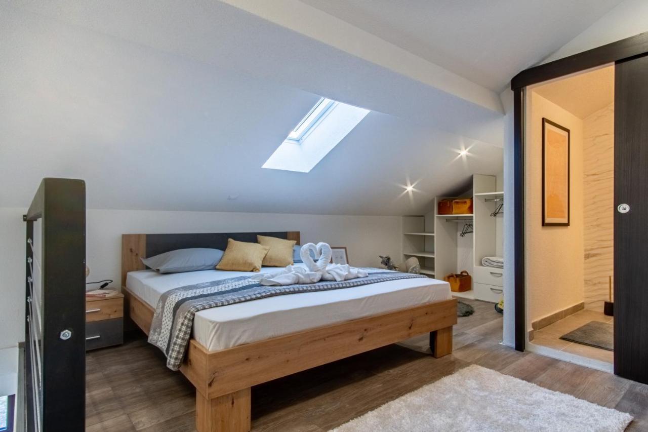 Apartmán Su Casa - At Kastela Oldtown Exteriér fotografie