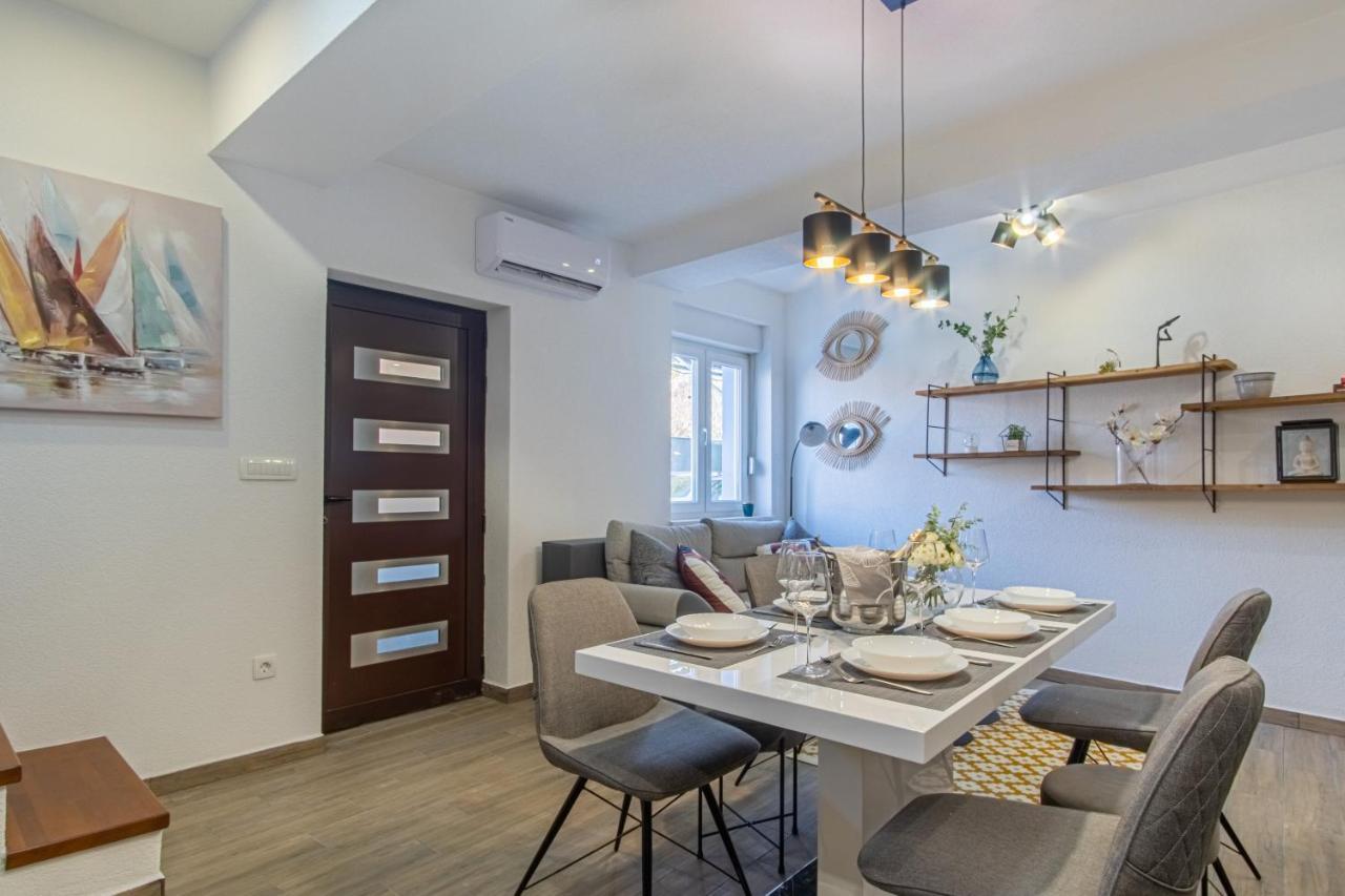 Apartmán Su Casa - At Kastela Oldtown Exteriér fotografie