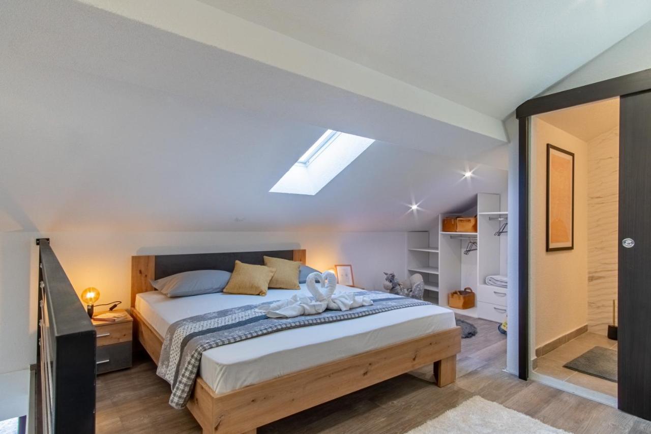 Apartmán Su Casa - At Kastela Oldtown Exteriér fotografie