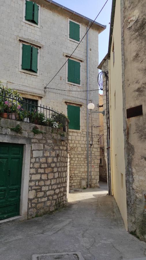 Apartmán Su Casa - At Kastela Oldtown Exteriér fotografie